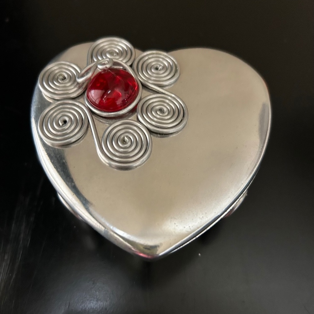 Gretchen Collection Genuine Pewter with Flower on Lid